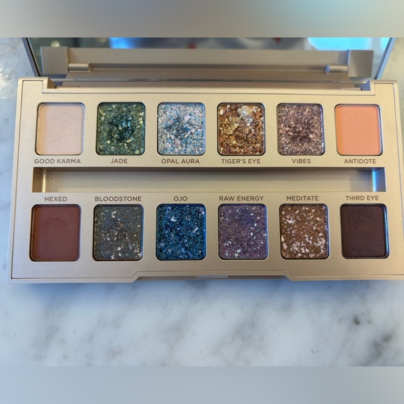 Urban Decay Stoned Vibes Palette - Picture 2 of 2